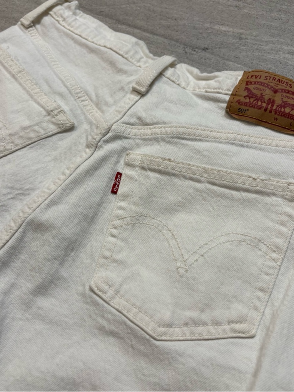 LEVI'S 501 High Rise Womens Denim Shorts - Picture 9 of 10